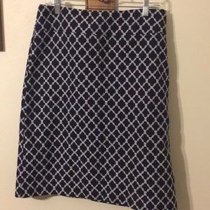 TALBOTS 10 navy and white skirt